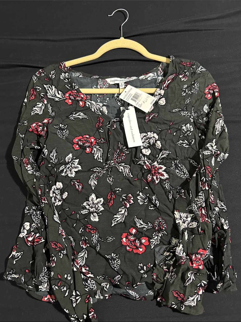 cupcakes & cashmere Olive Floral Tie-Front Blouse with Red & White Flowers